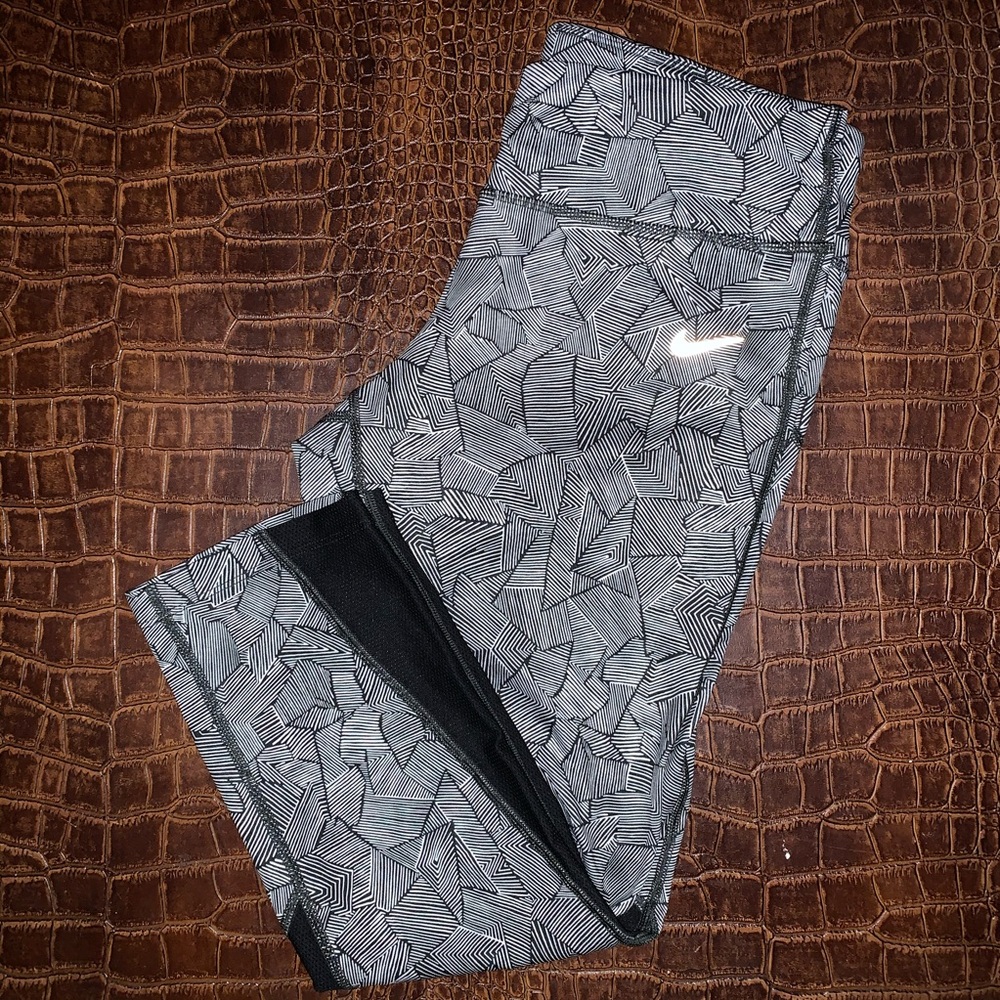 NIKE LEGGINGS